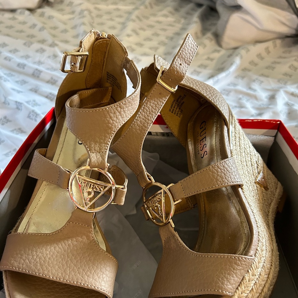Sandal - Picture 3 of 3